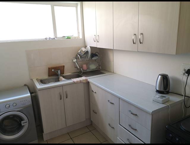 2 BEDROOM APARTMENT TO LET IN CLARENDON